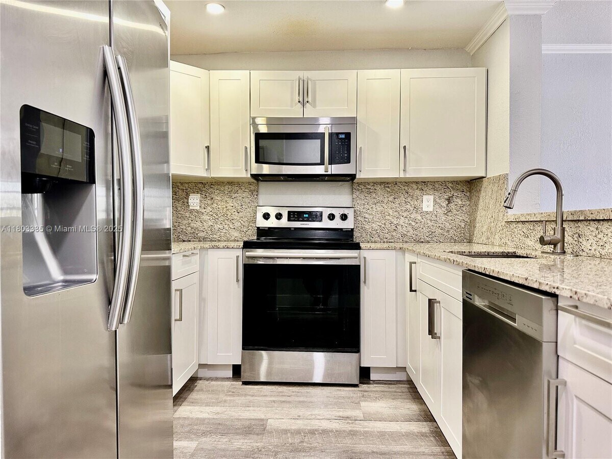 Photo - 15430 SW 82nd Ln Unidad 633 Rental