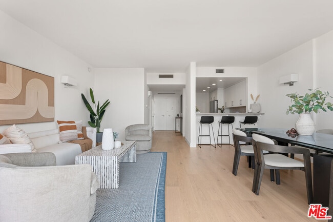 Photo - 8787 Shoreham Dr