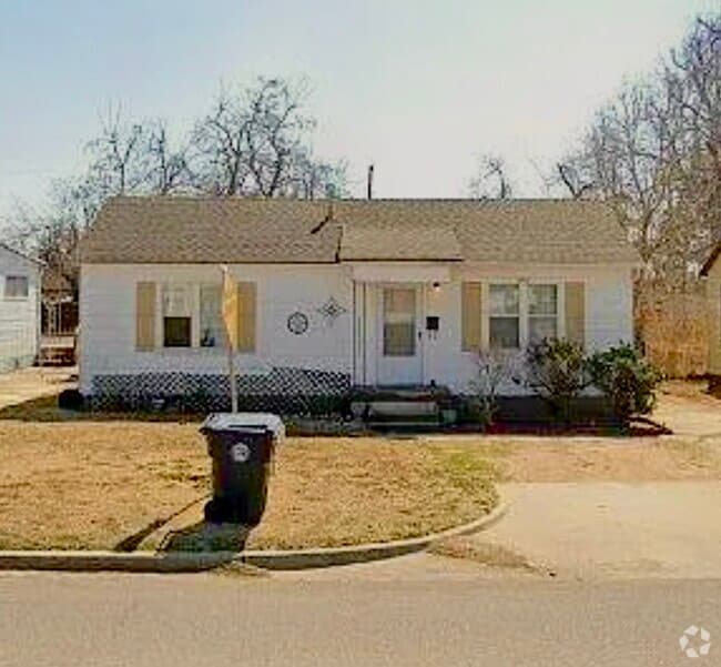 Building Photo - 6808 NW 36th St Rental