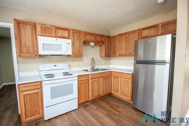 Photo - 1704 Laura Ln
