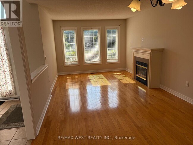 Photo - 63 Munro Cir