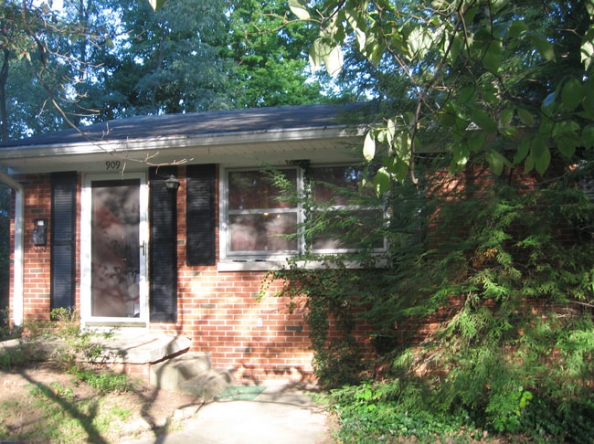 Building Photo - 909 S Eastside Dr Rental