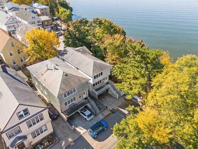 Photo - 178 W 33rd St Unit 1