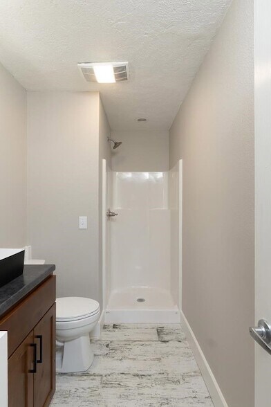 Photo - 138 Sloan St