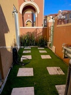 Photo - 10643 SW 7th St