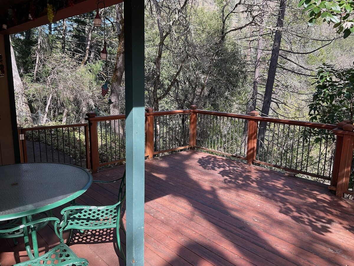 Photo - 439 Canyon Oak Dr