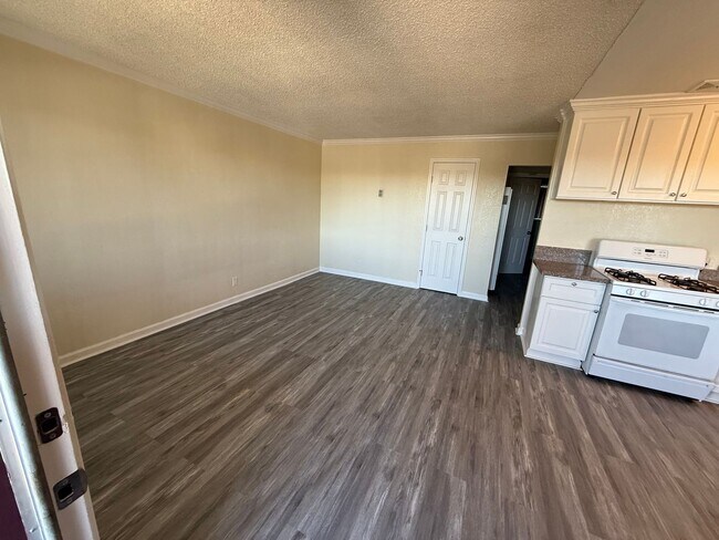 Photo - Welcome to SkyView Villa & Somerset Apartments! Unit 2503-11