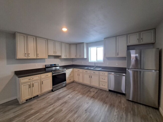 Photo - 2 Bedroom Condo in town