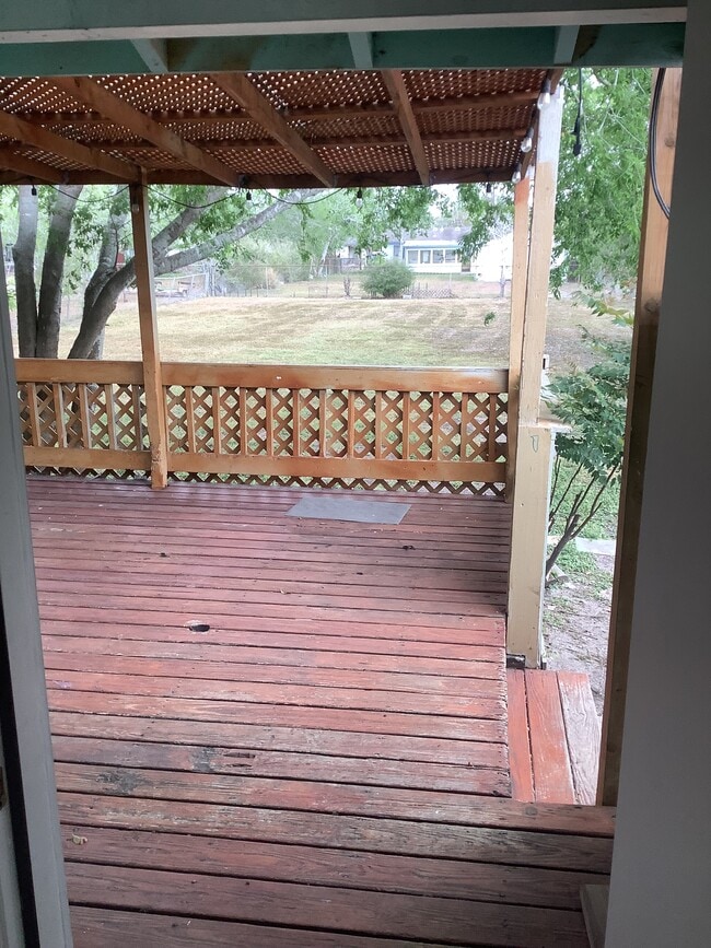 Photo - 1339 Woodlawn Dr