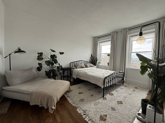 Building Photo - 137 Peterborough Street Unit 27