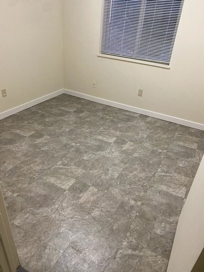 Photo - 648 Palisades Dr