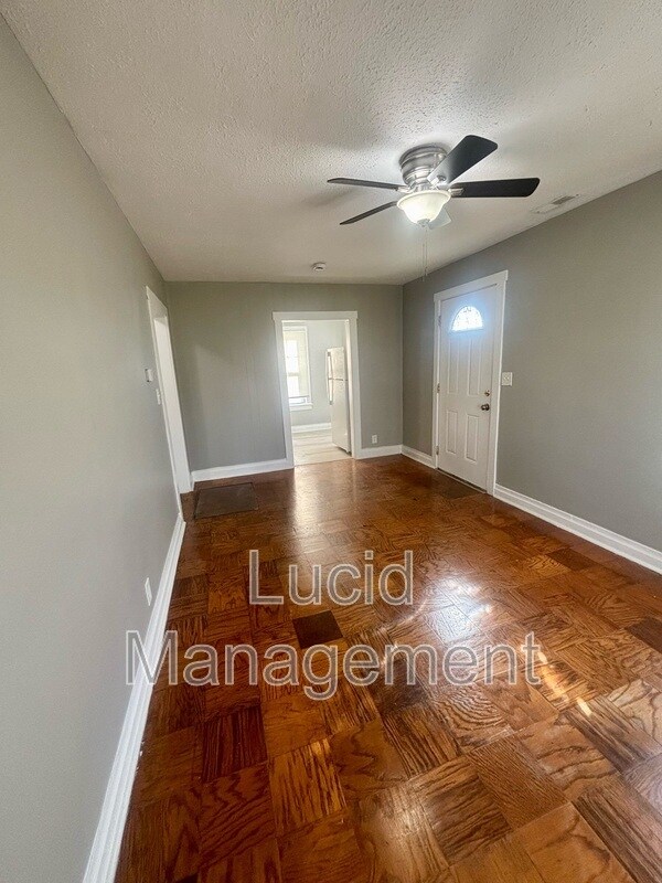 Photo - 615 Dresden Ave