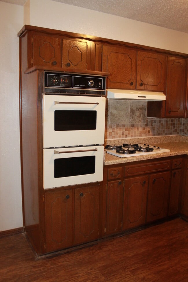 Photo - Move in Special!!  $250 off 2nd Month's rent!