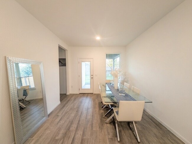 Photo - 18122 Sonresa Wy