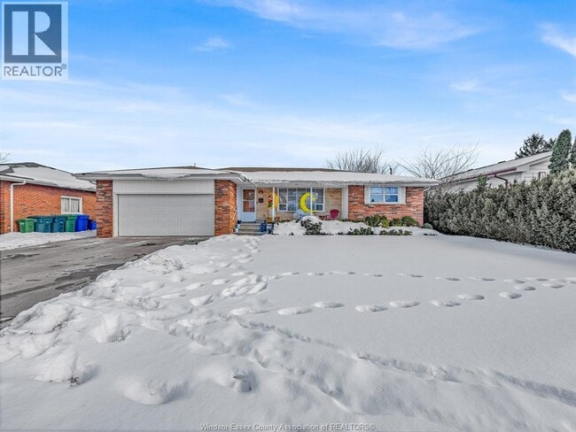 Photo - 2450 McKay Ave