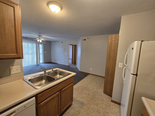 Photo - 611 Johnson St