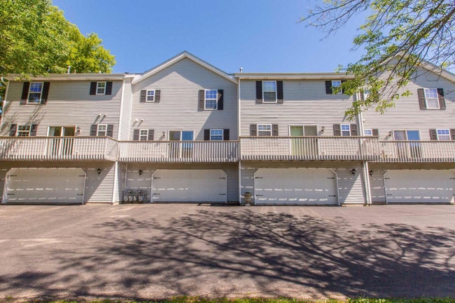 Garaje adjunto para 2 coches - 288 Meadowcreek Dr