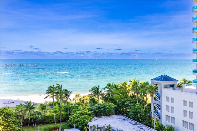 Building Photo - 5055 Collins Ave Unit 10F