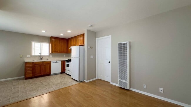 Building Photo - Spacious 1 Bdrm Guesthouse In the Heart Of Pacific Beach