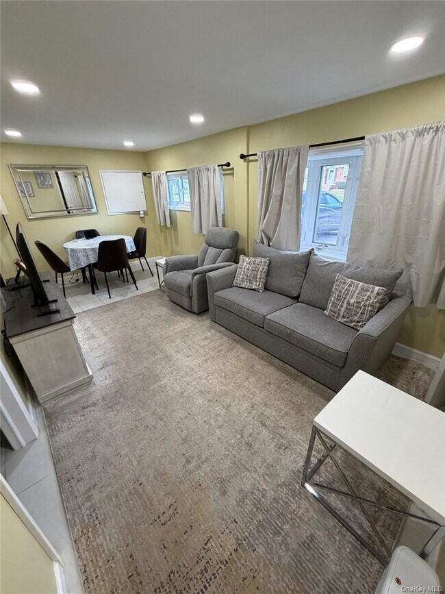 22 Sunburst Dr
