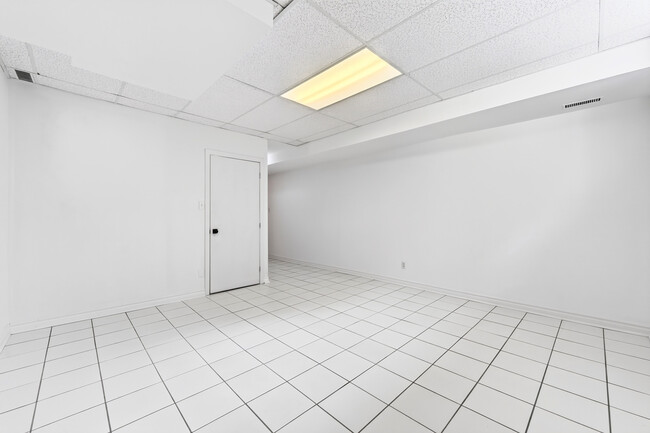 Photo - 402 Kingston Rd Unit BASEMENT APARTMENT