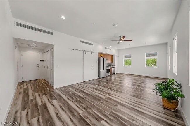 Building Photo - 322 S Water St Unit 202