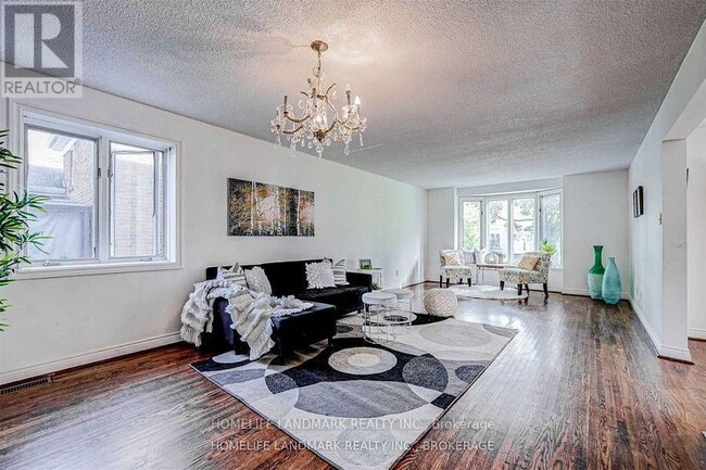 Photo - 44 Frontenac Ave