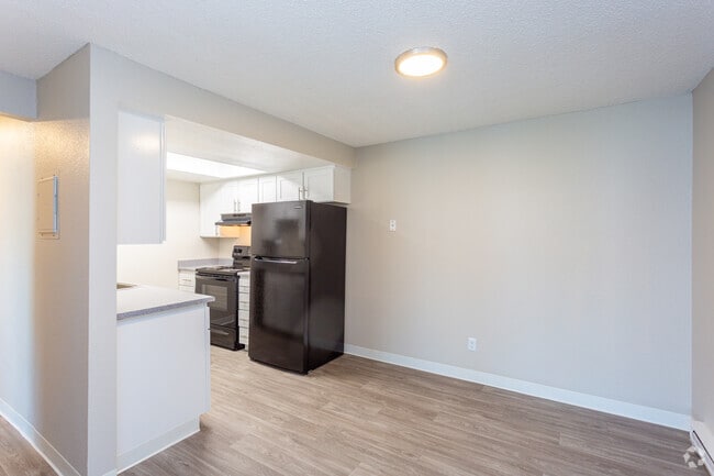 1BR, 1BA - 650SF
