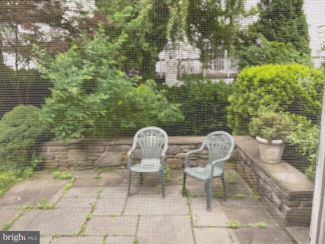 Photo - 453 W Lancaster Ave