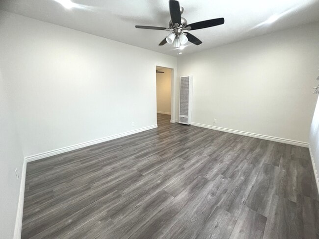 3757 S Bentley Ave
