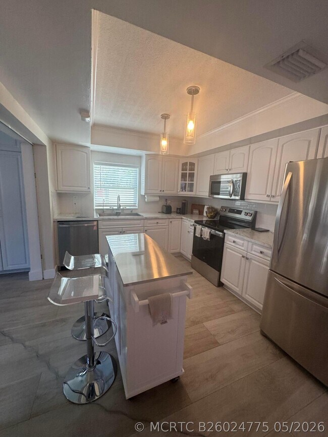 Photo - 499 SW 28th Ave