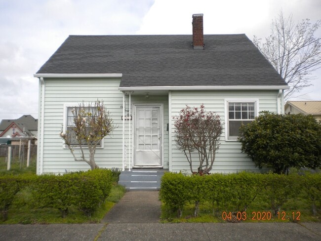 Building Photo - OWN831 Unit 165 W. ASH ST