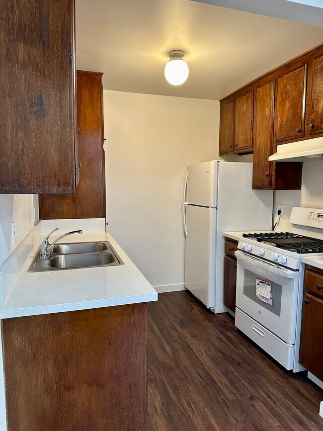 Photo - 963 Edgecliffe Dr Unit 12