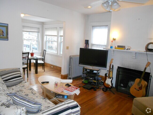Building Photo - 110 Winchester St Unit 1 Rental