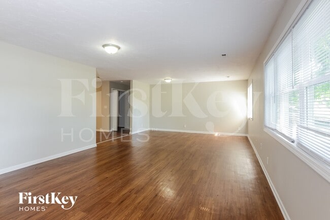 Photo - 6304 Zionsville Rd