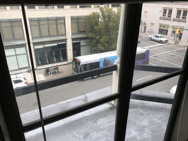 Photo - 217 E Grace St Unidad Apt #D