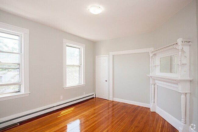 Building Photo - 135 Columbia St Unit 2L Rental