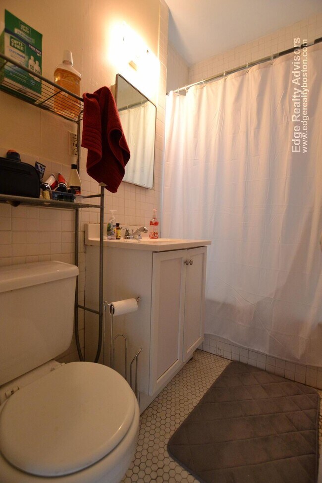 Photo - 18 Melvin Ave Unidad 3