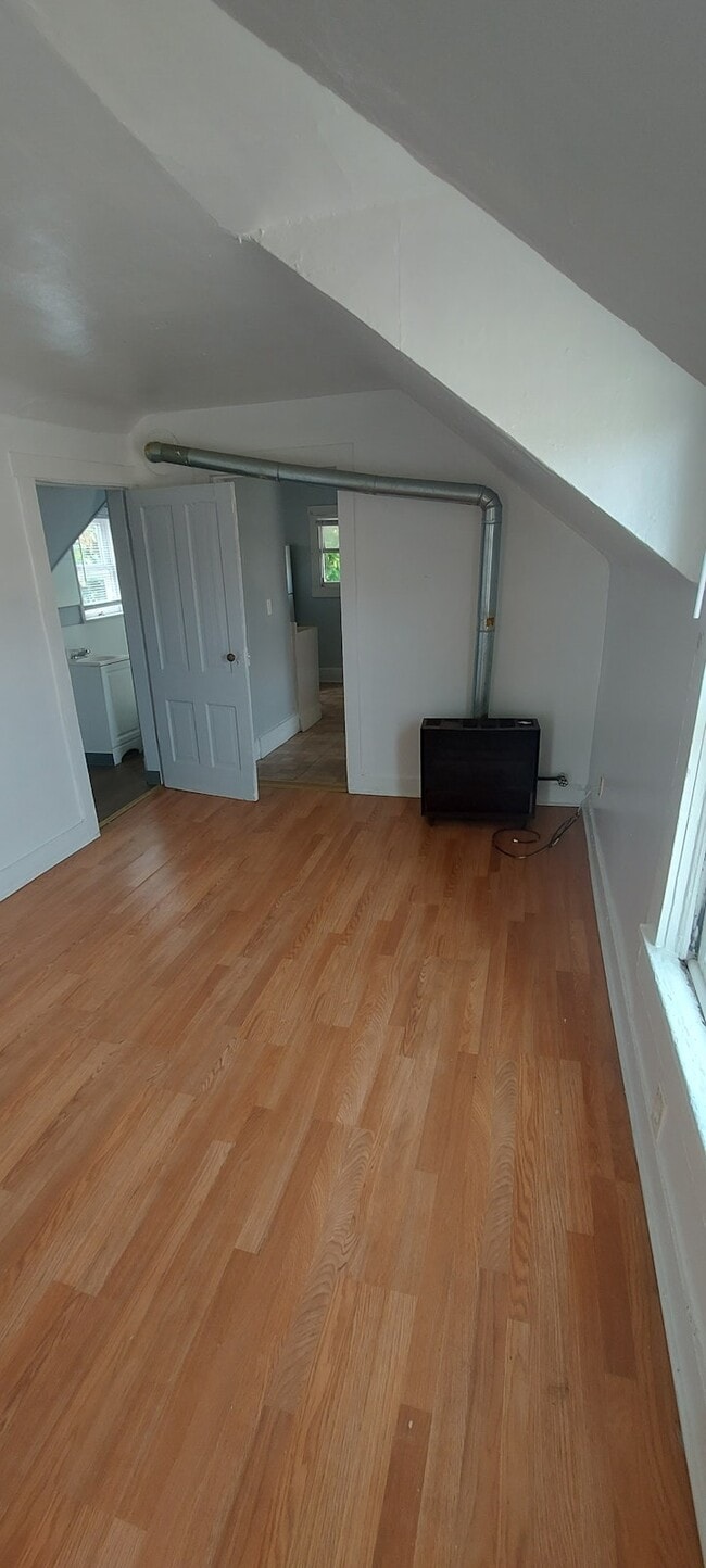 Building Photo - 436 Wood St Unit 436-3