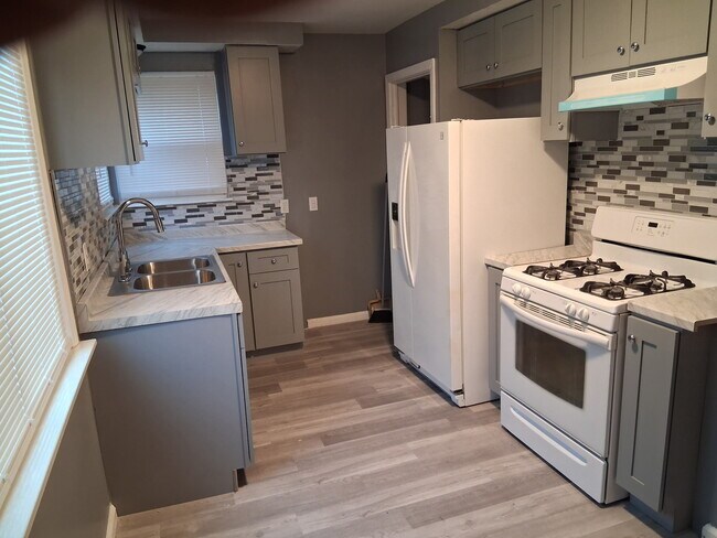 Photo - 7550 Memorial St