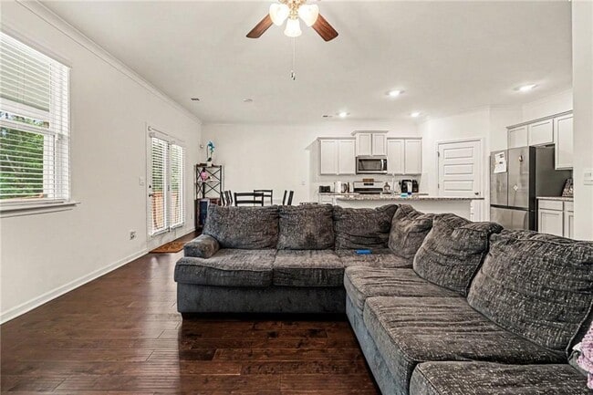 Photo - 639 Blue Juniper Cir