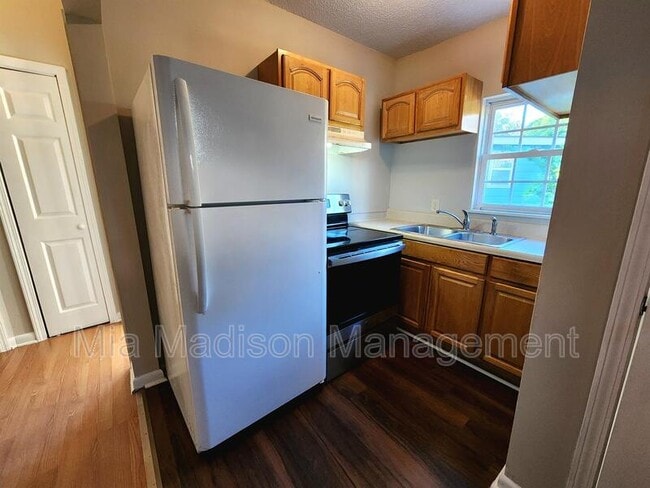 Photo - 620 W Anderson Ln