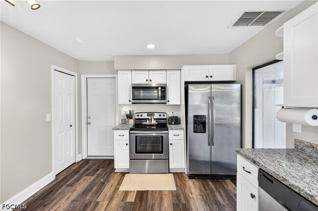Photo - 1576 Beechwood Trail