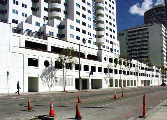 Vista al edificio ruta alternativa - Harbor Place Tower