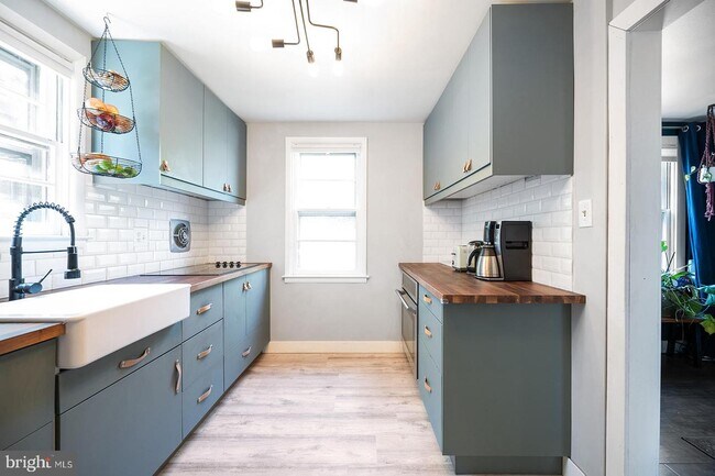 Photo - 125 E Moreland Ave