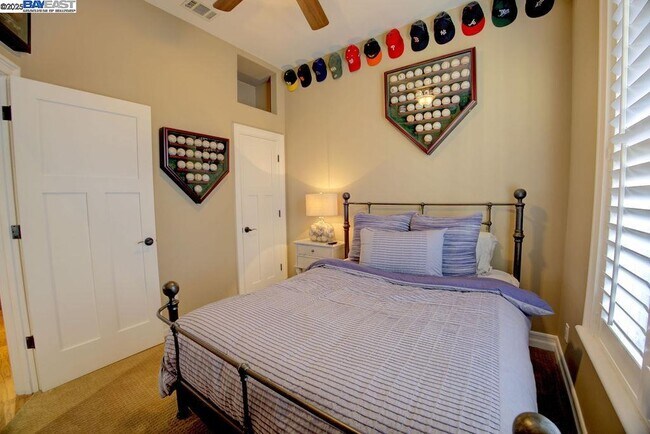 Photo - 4536 First St