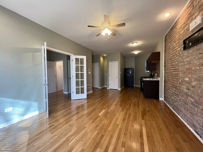 Building Photo - 5710 S Michigan Ave Rental