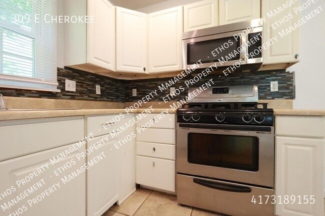 Photo - 309 E Cherokee St