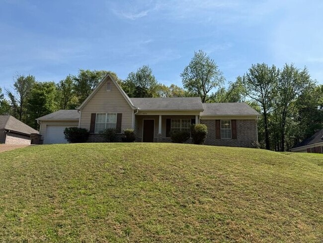 Building Photo - SPRING LAKE ADORABLE HOME with Backyard Fence