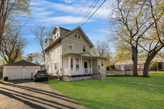 Photo - 460 Orchard St